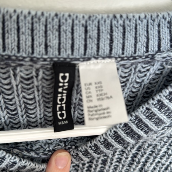 H&M Sweater - Picture 4 of 8